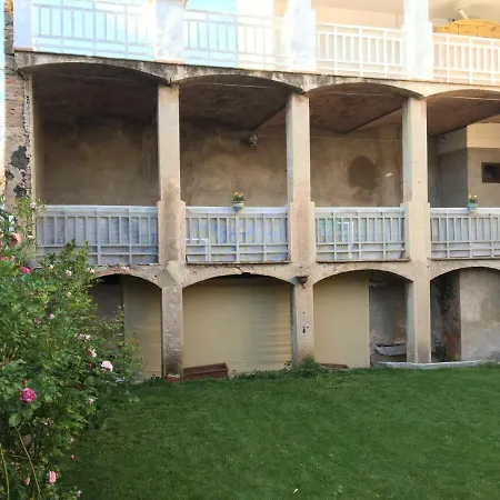 Cal Mestre - Apartament 4 Pax. 1Er Pis Castellfollit de la Roca Exterior photo